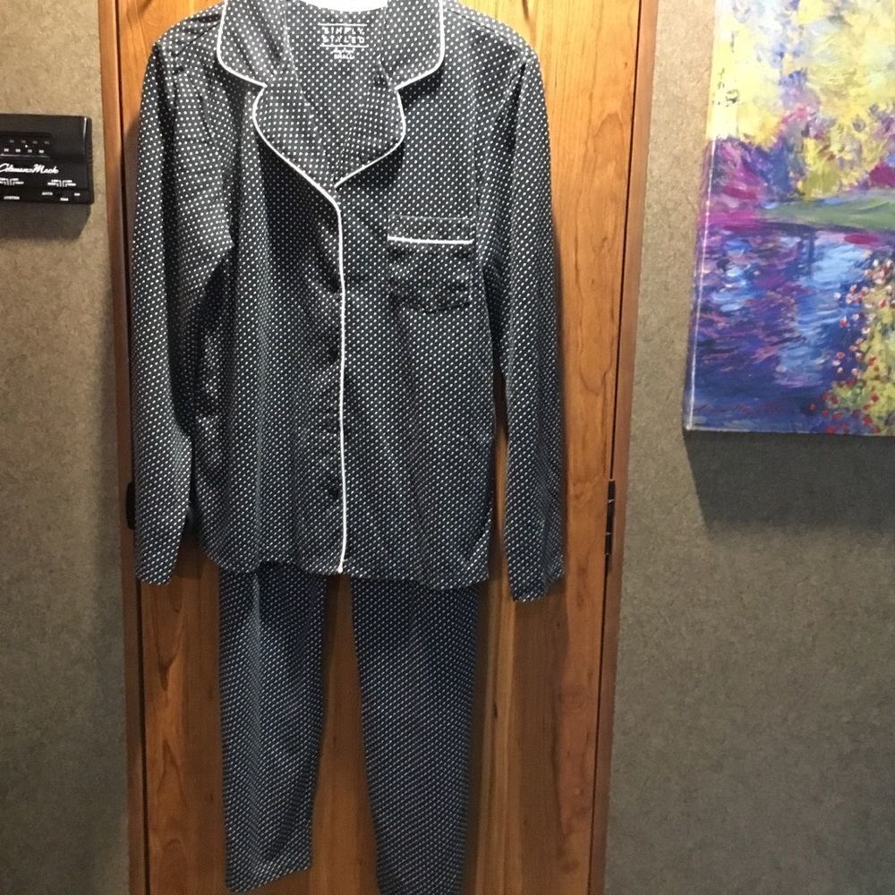 NWOT. Simply Styled Brand Women’s Size Small Pajama 2 pc Set